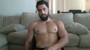 Sexy Bearded Guy Show off his Amazing Body