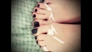 Kfootsiebabe's Shy Sexy Feet with Lotion!