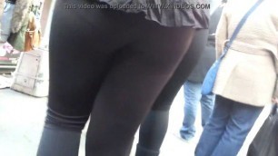 Candid teen bubbled out black spandex booty of NYC # 1